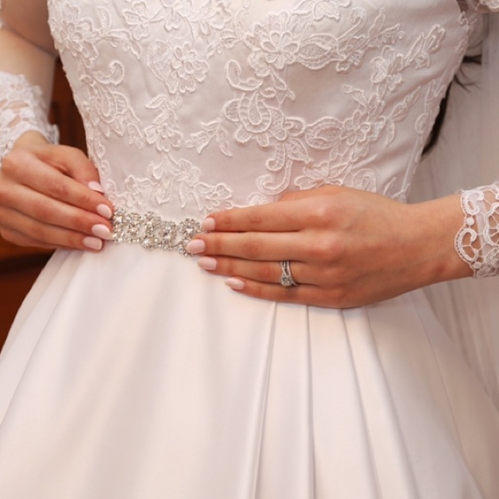 WEDDING DRESS - Picture 6 of 7